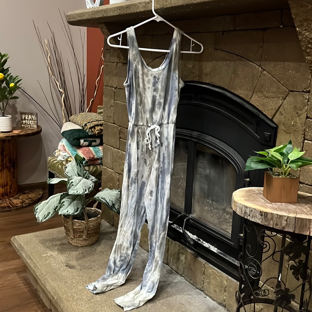Woman’s jumpsuit small